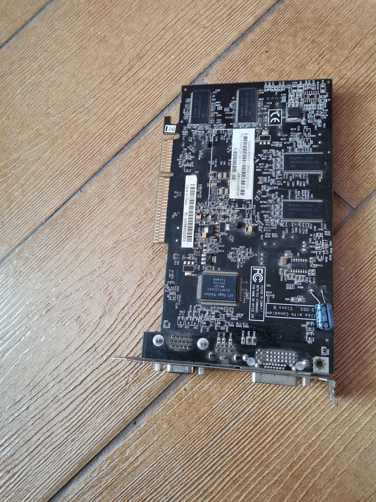 Видеокарта Radeon 9600XT 128mb AGP 8x - фото фото фото 3