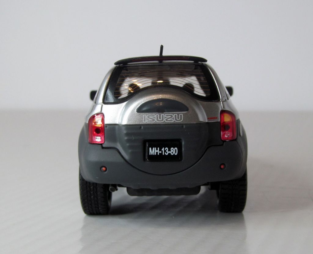 Isuzu Vichi Cross silver, Premium X Models. PremiumX. 1:43 Исузу - фото фото фото 4