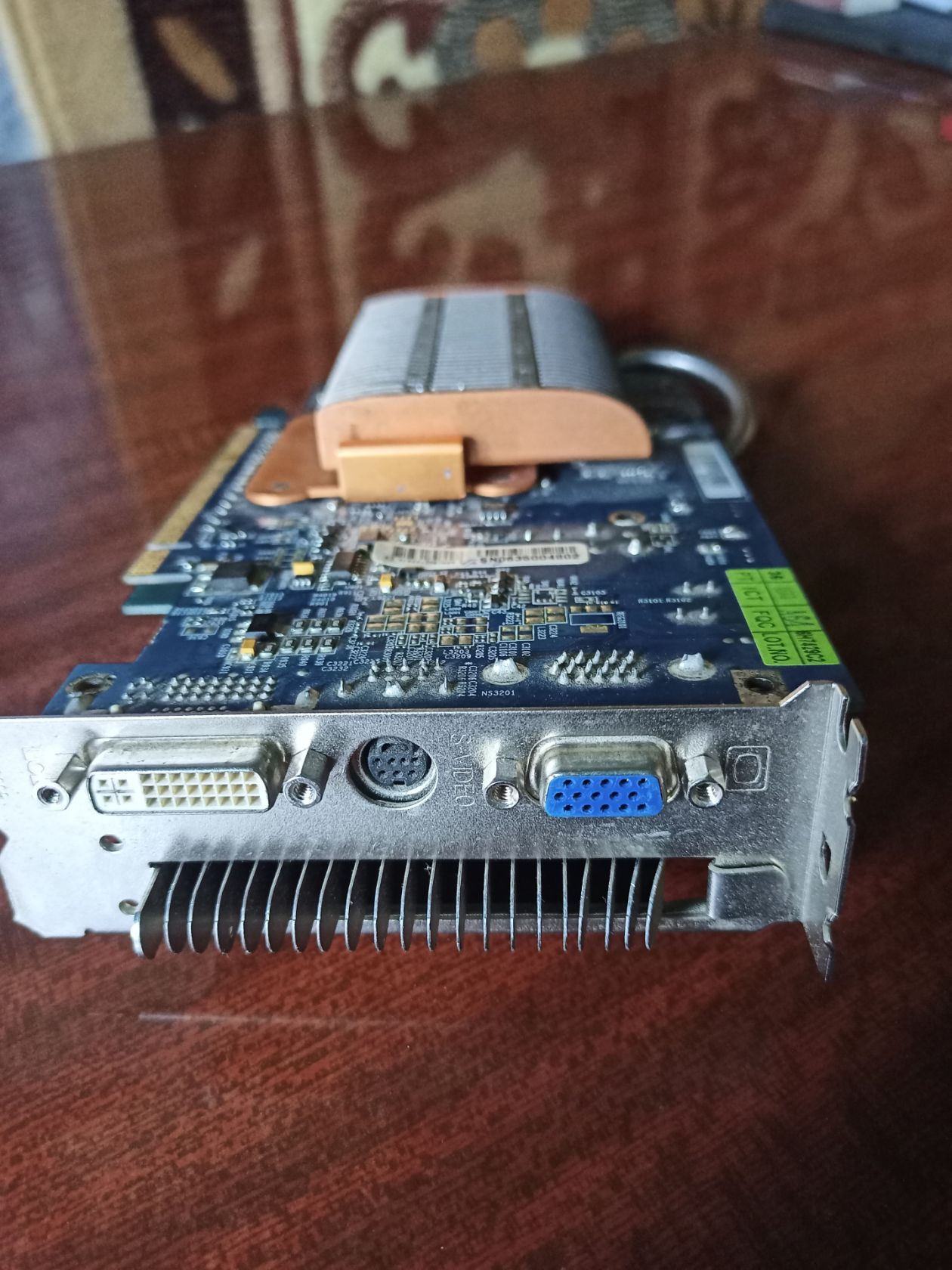 Відеокарта Gigabyte Radeon X1600 Pro + райзер - фото фото фото 2