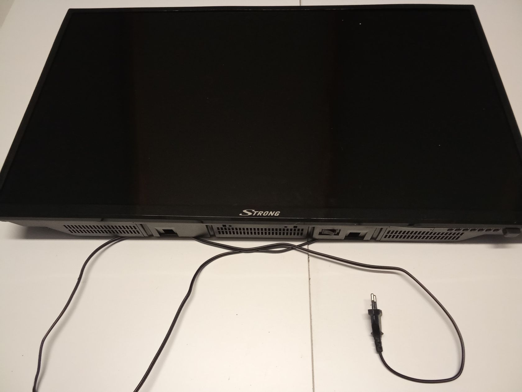 Телевізор STRONG LED TV 32 - фото фото фото 1