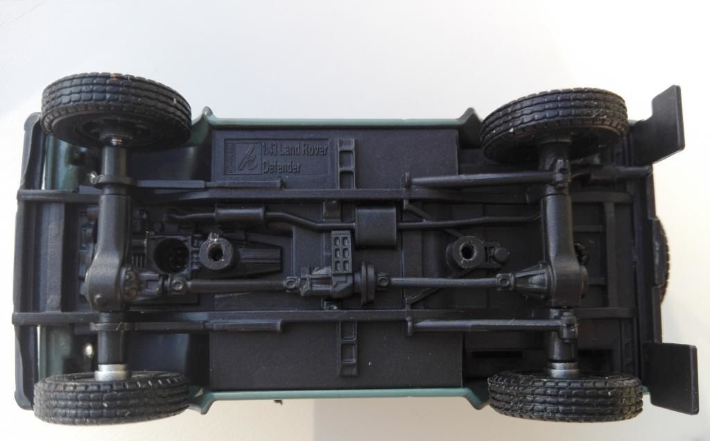 1/43 LAND ROVER DEFENDER 90 Light Green. CARARAMA. - фото фото фото 7