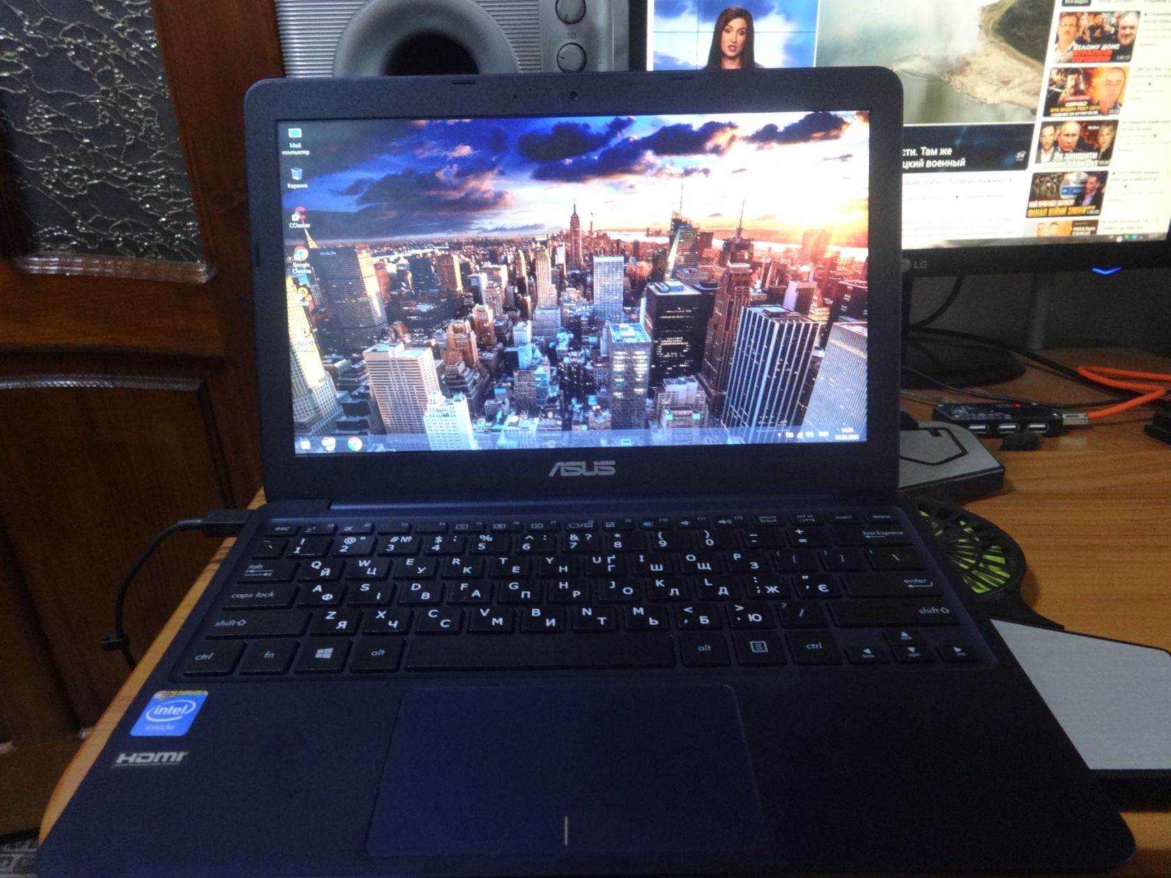 Asus X205TA 4ядра 2гб озу ссд 32гб - фото фото фото 0