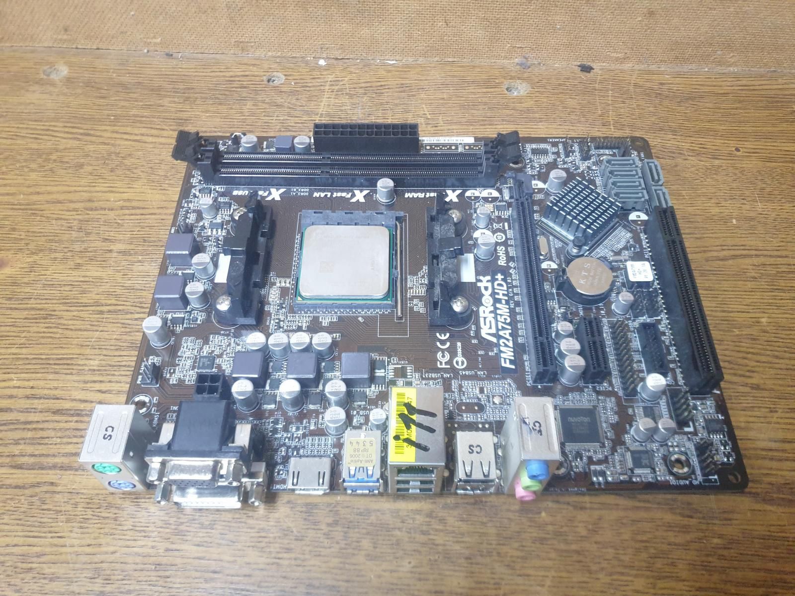 ASRock FM2A75M-HD+  Сокет FM2 i11 - фото фото фото 2