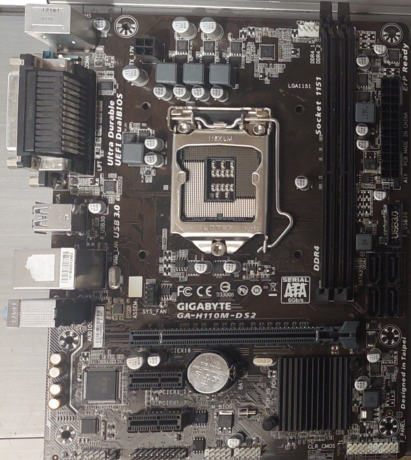 Б/В Материнська плата Gigabyte GA-H110M-DS2 Socket 1151/MicroATX/2 x DDR4 - фото фото фото 3