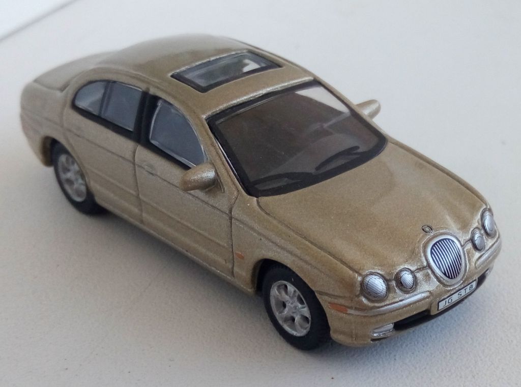 CARARAMA 1-72 JAGUAR S - фото фото фото 0