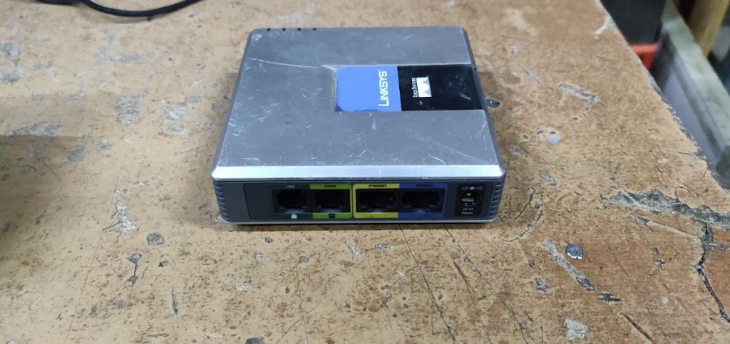 Маршрутизатор / Интернет-шлюз Cisco Linksys SPA3102 Voice Gateway+Router № 220411 - фото фото фото 1