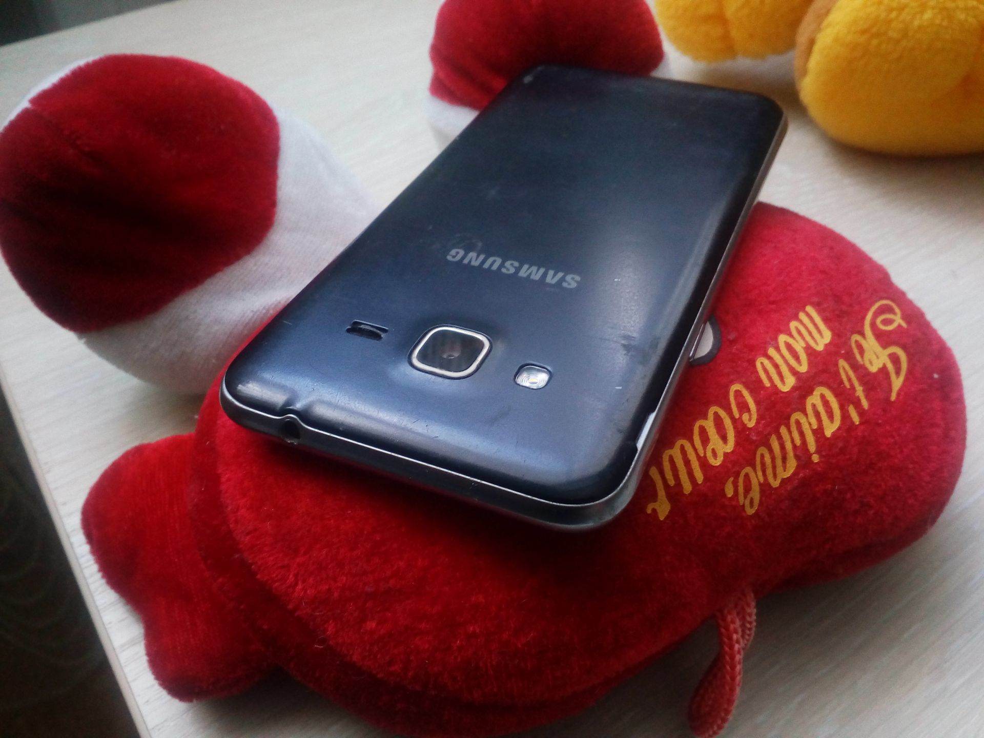 Телефон Samsung Galaxy J3    (SM-J320FN) - фото фото фото 3