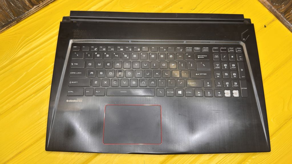 Топкейс в зборі Msi GS73  (2)  (1200) - фото фото фото 0