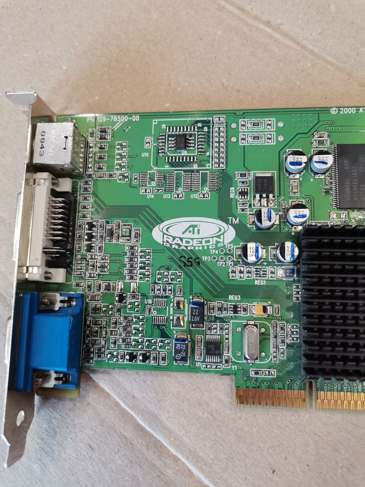 Видеокарта  ATI Radeon 7000 32mb PCI - фото фото фото 3