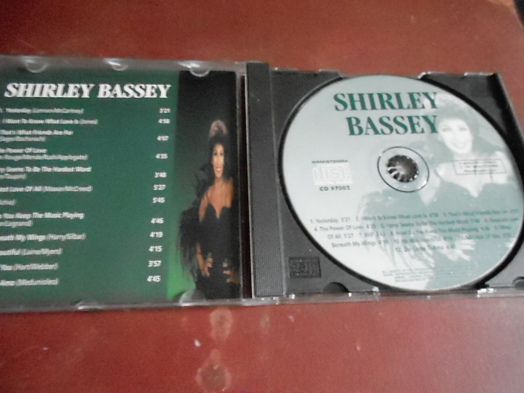 Shirley Bassey CD фирменный б/у - фото фото фото 2