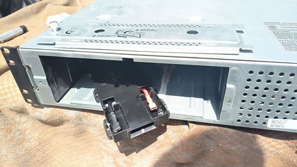 Бесперебійник APC Smart-UPS C 1000VA 2U   (SMC1000I-2U) - фото фото фото 1