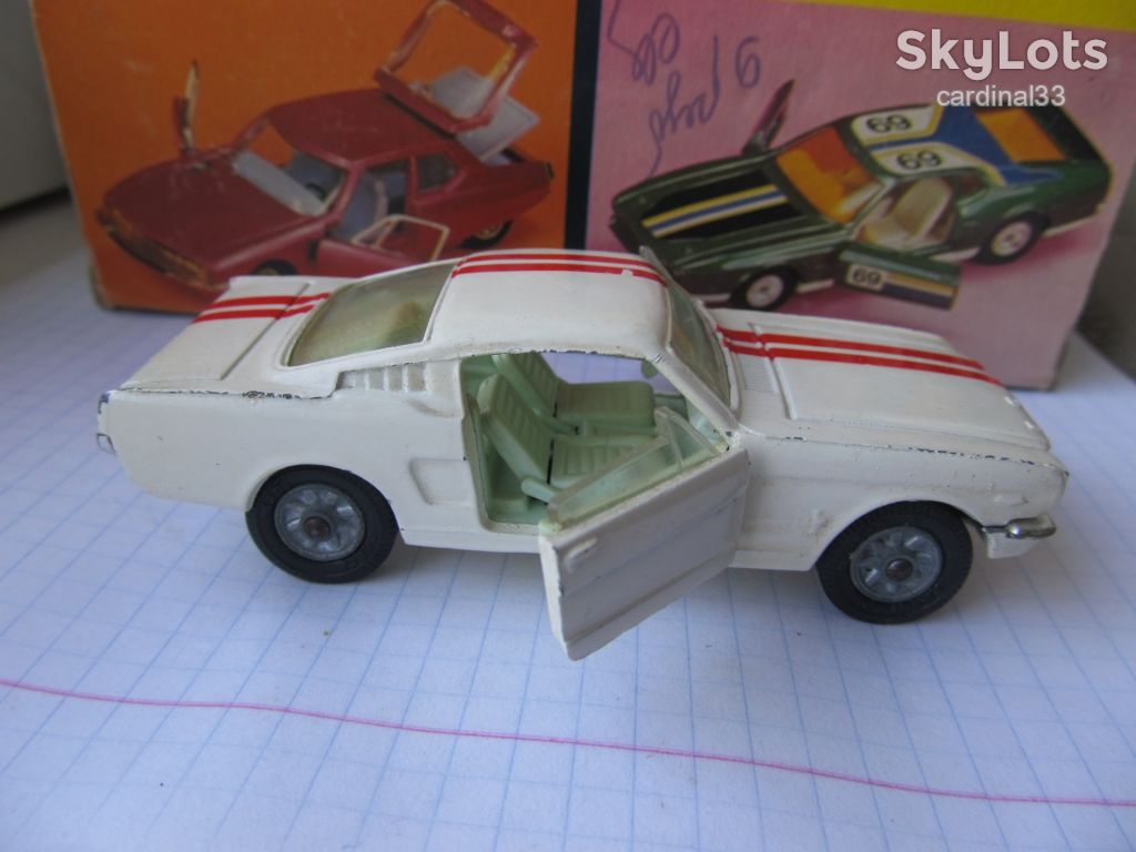 Corgi toys. Ford Mustang Fastback 2+2 - фото фото фото 2