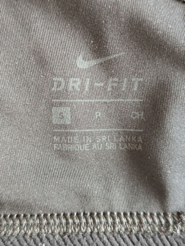 Компрессионный топ женский Nike Dri-FIT Swoosh black/white. S - фото фото фото 5