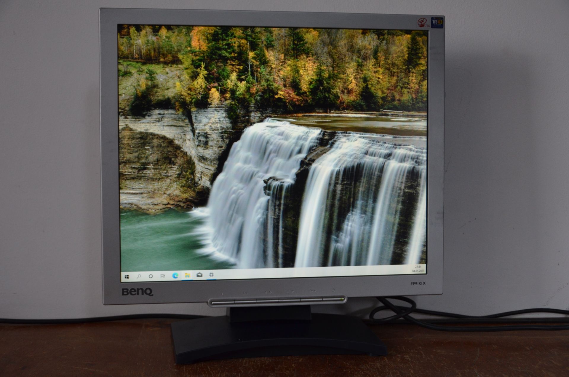 МОНІТОР TFT 19'' LCD Benq FP91GX! МегаSALE! - фото фото фото 0