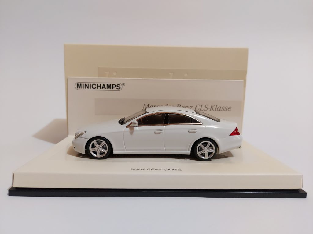 Minichamps 1:43  (Limited Edition 1 of 2,008) Mercedes-Benz CLS-Class  (2005) white - фото фото фото 1