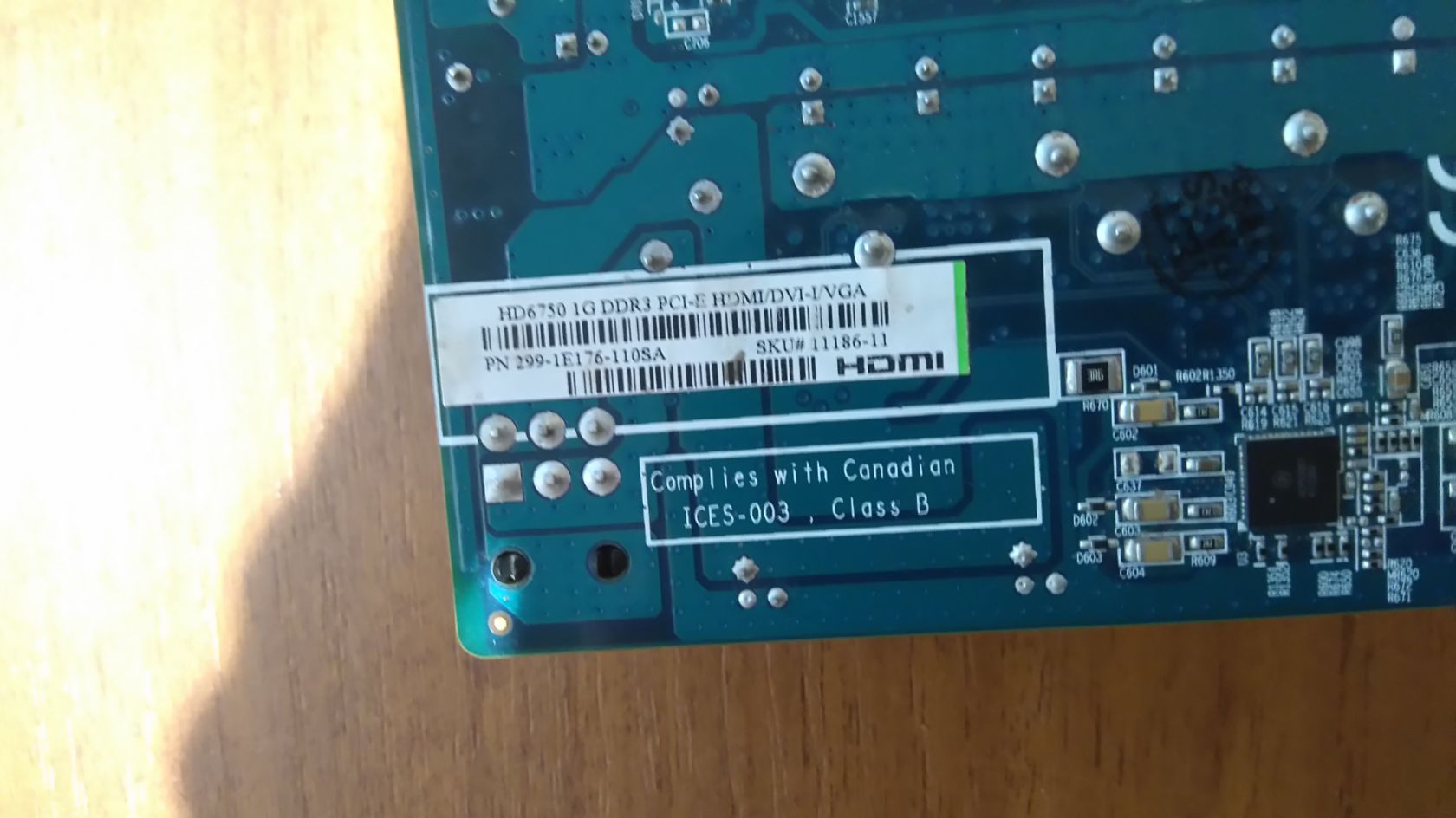Видеокарта AMD HD 6750 - фото фото фото 2