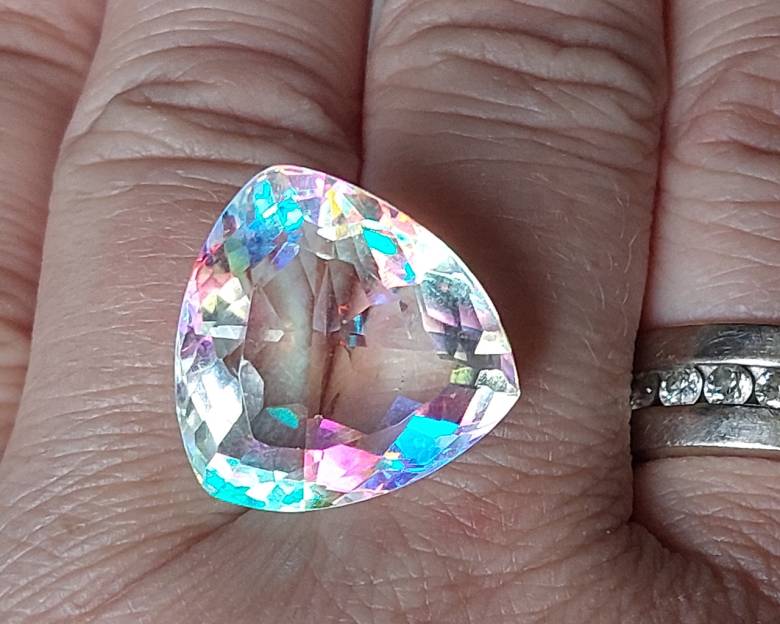 Радужный кварц 22.4 Ct - фото фото фото 5