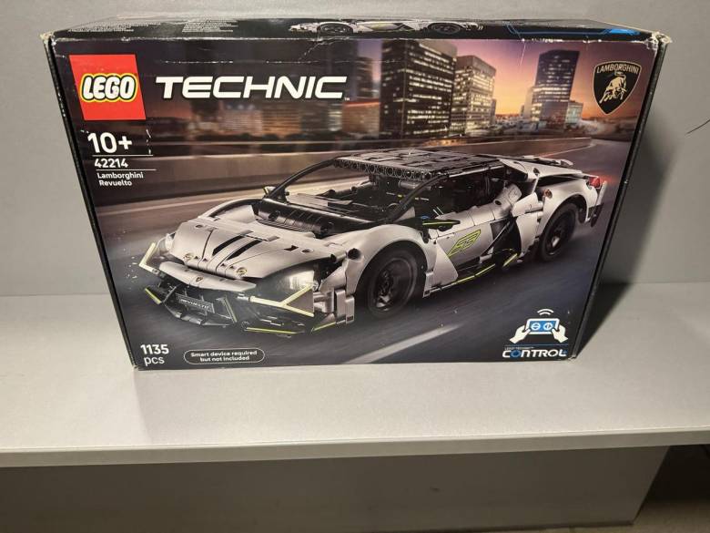 Конструктор LEGO Technic Суперкар Lamborghini Revuelto (42214) Новый! - фото фото фото 1