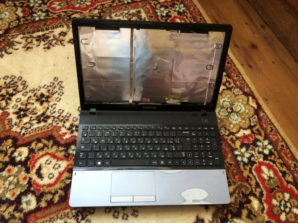 ноутбук Samsung NP300 на частини - фото фото фото 1