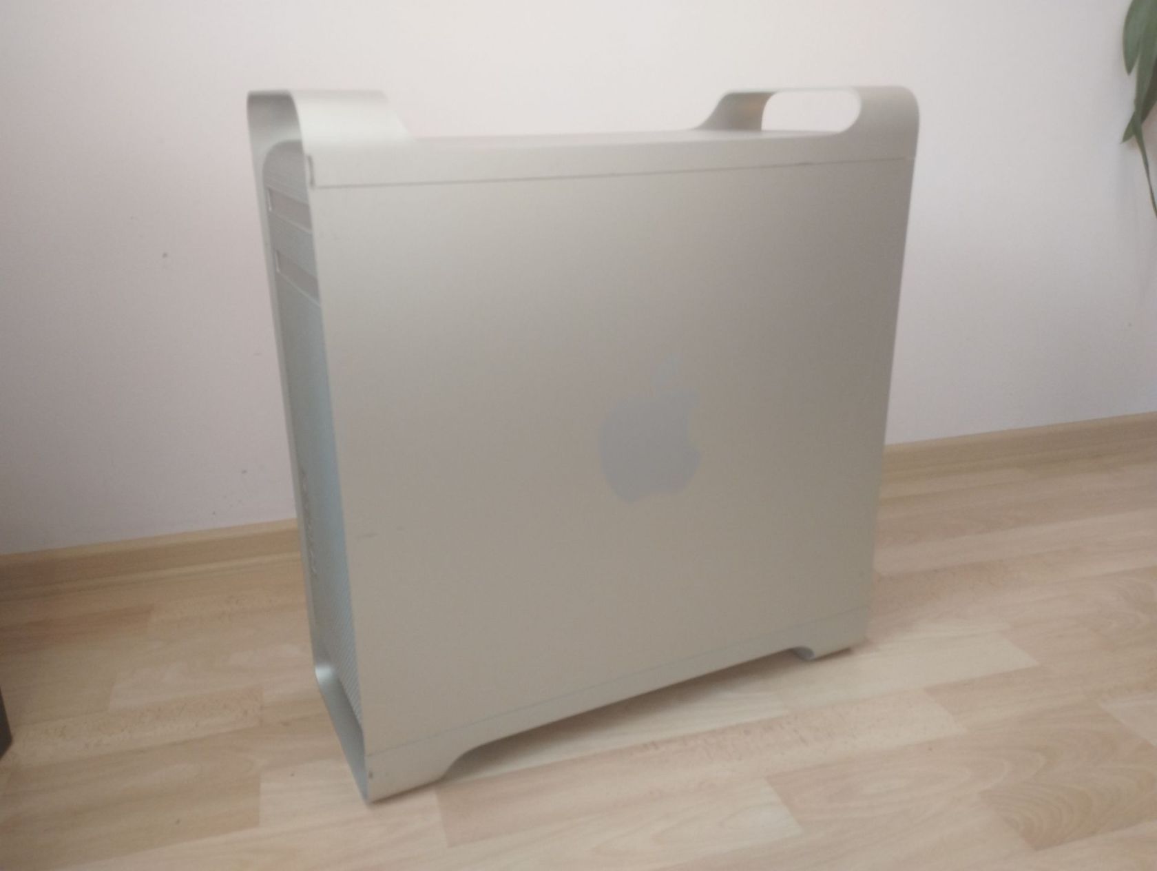 Системний блок Apple mac pro A1186 CPU 2x Intel Xeon 5150 2.66GHz, RAM - фото фото фото 0