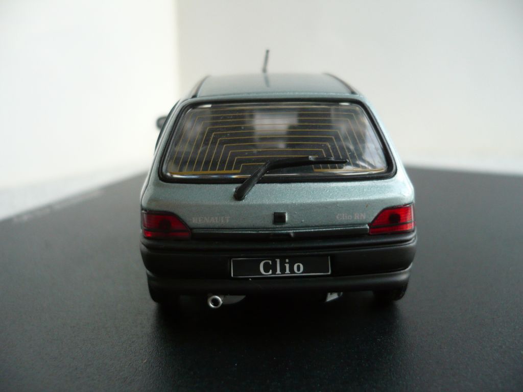 Renault Clio 3 Doors 1:43 Universal Hobbies - фото фото фото 4