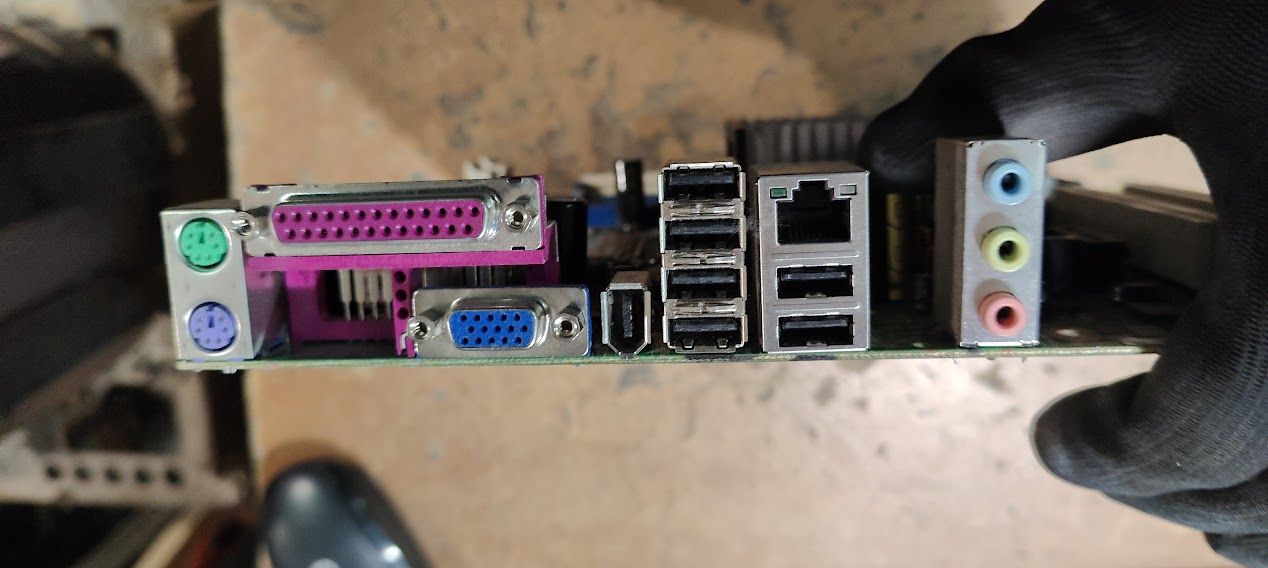 Мат. плата Intel DG965SS LGA775 G965 PCI-E+SVGA+GbLAN+1394 SATA MicroATX 4DDR2 № 230903 - фото фото фото 2