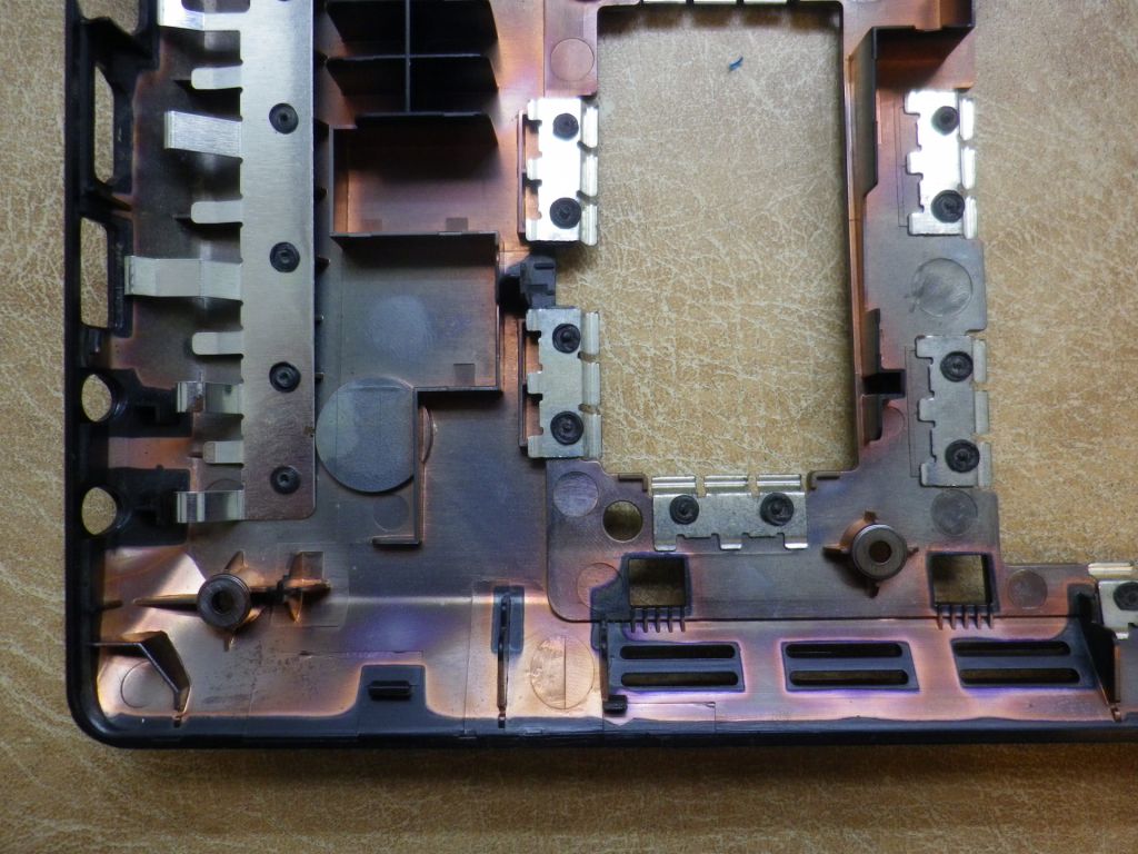 Б/У Корпус низ без сервісних кришок на packard bell LM81 - фото фото фото 4