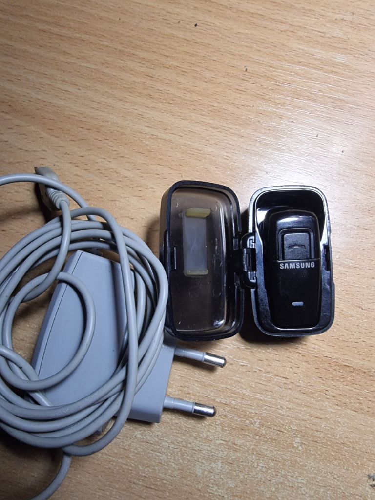 Bluetooth-гарнитура Samsung WEP-200 - фото фото фото 4