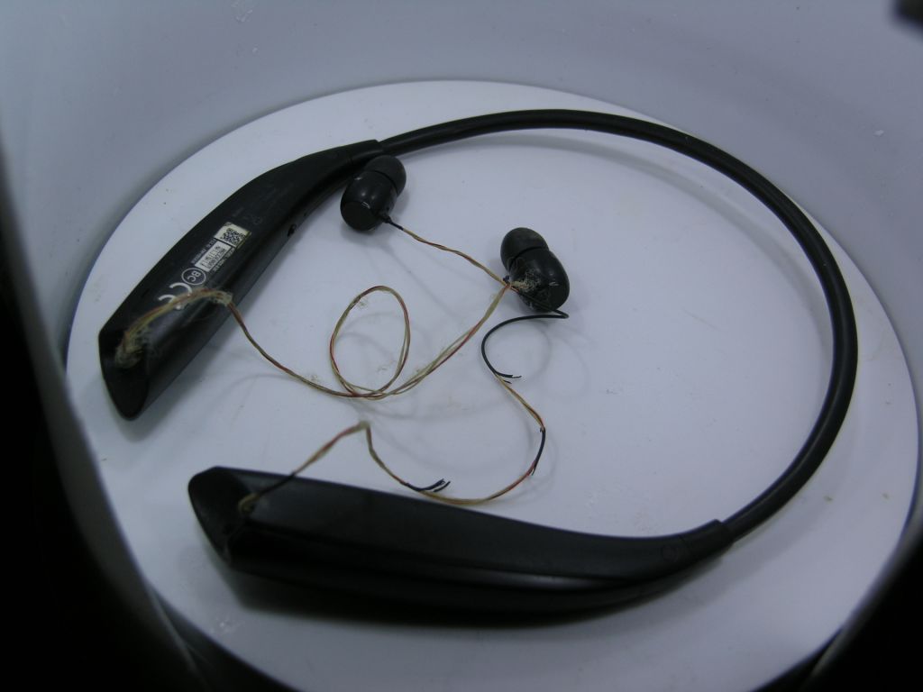 bluetooth стерео гарнитура lg Tone HBS-830 з США - фото фото фото 11