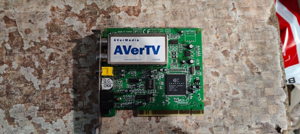 TV тюнер AVerMedia AVerTV 302AAAMP PCI № 230412105 - фото фото фото 0