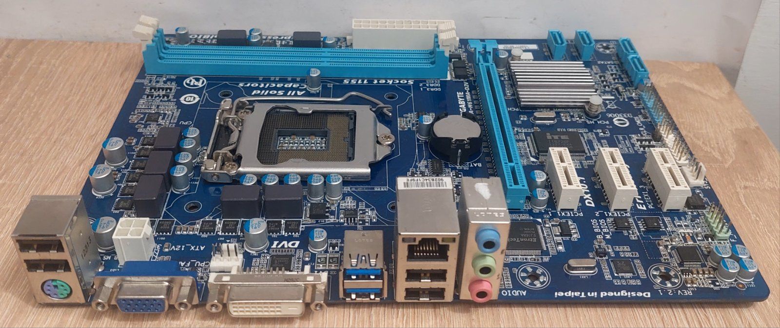 Материнська плата Gigabyte GA-H61MA-D2V  Socket 1155/MicroATX/2 x DDR3 б/в - фото фото фото 1