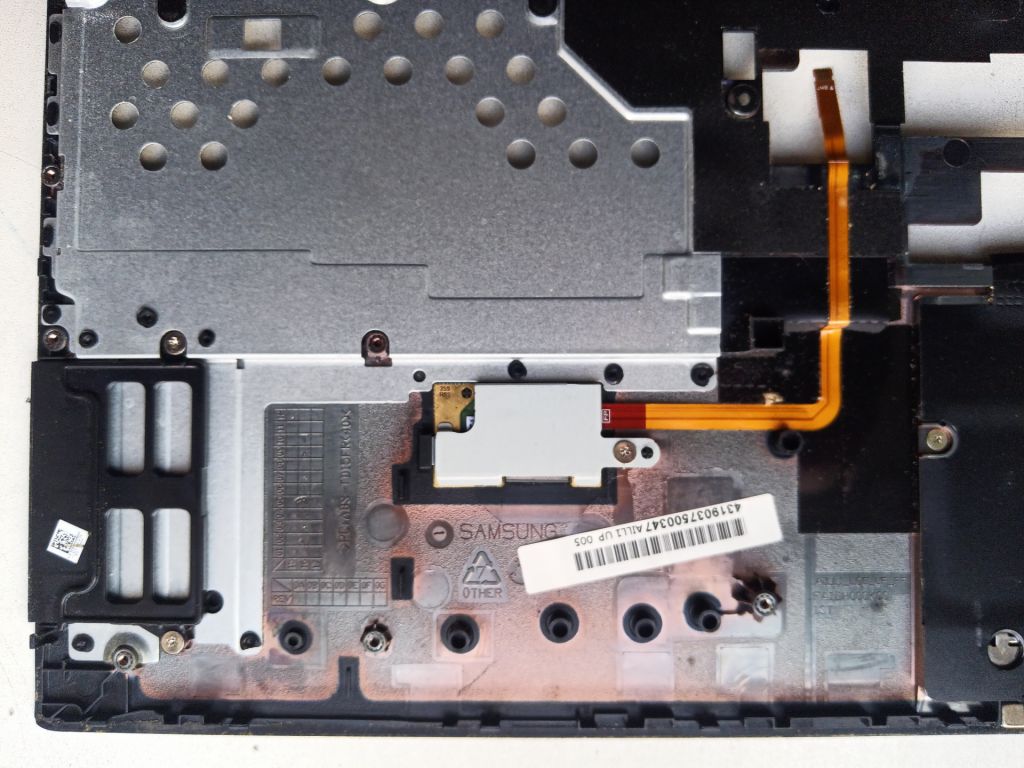 Б/У Топкейс на Lenovo L560 - фото фото фото 6