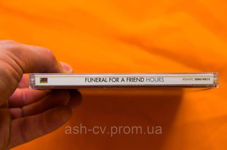 Музичний диск CD. FUNERAL FOR A FRIEND - Hours - фото фото фото 1
