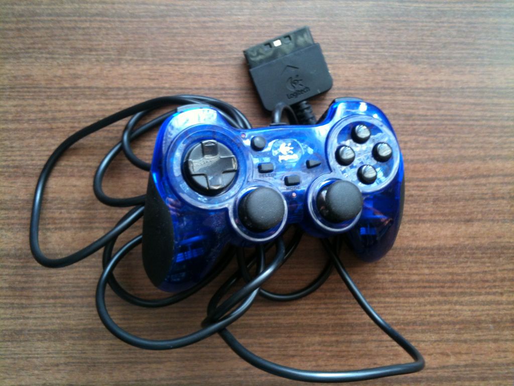 Нерабочий джойстик Logitech G-X2F16 для Sony PlayStation 2 - фото фото фото 0