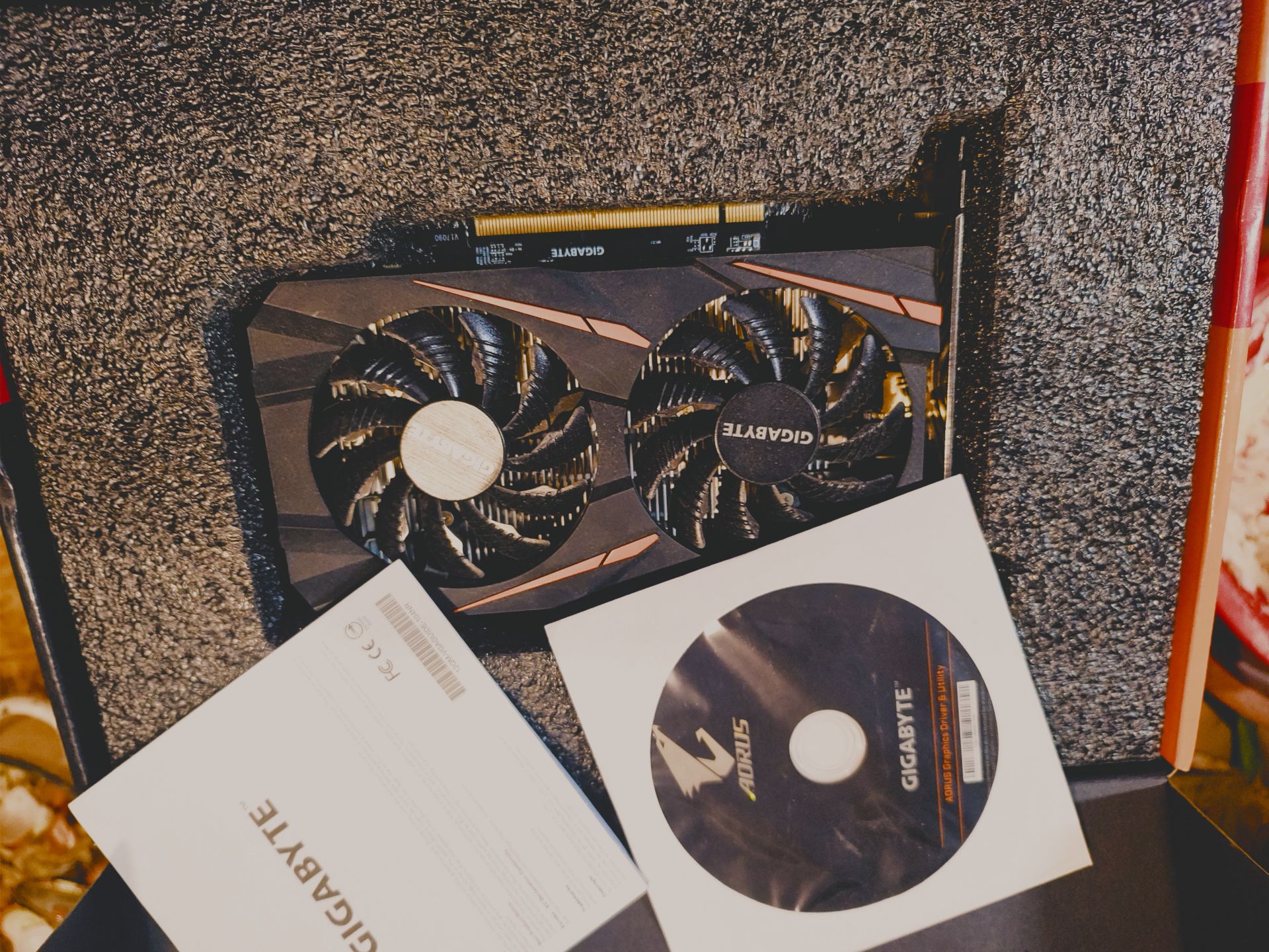 Gigtabyte Radeon RX560 4G - фото фото фото 1