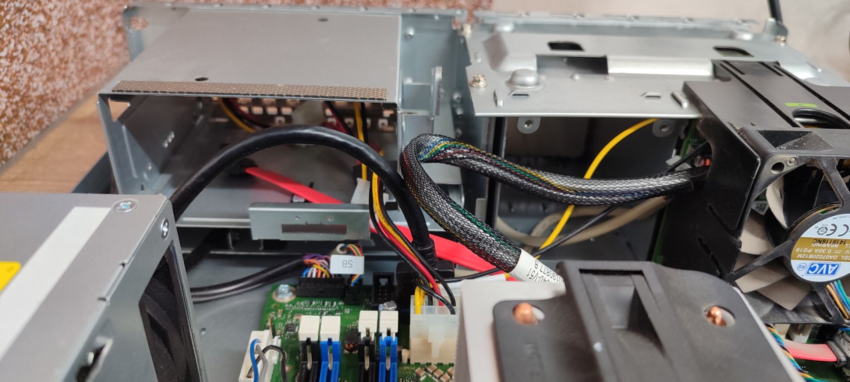 Ультрамалий сервер Fujitsu Primergy TX1320 M3   (DDR4) - робочий - фото фото фото 9