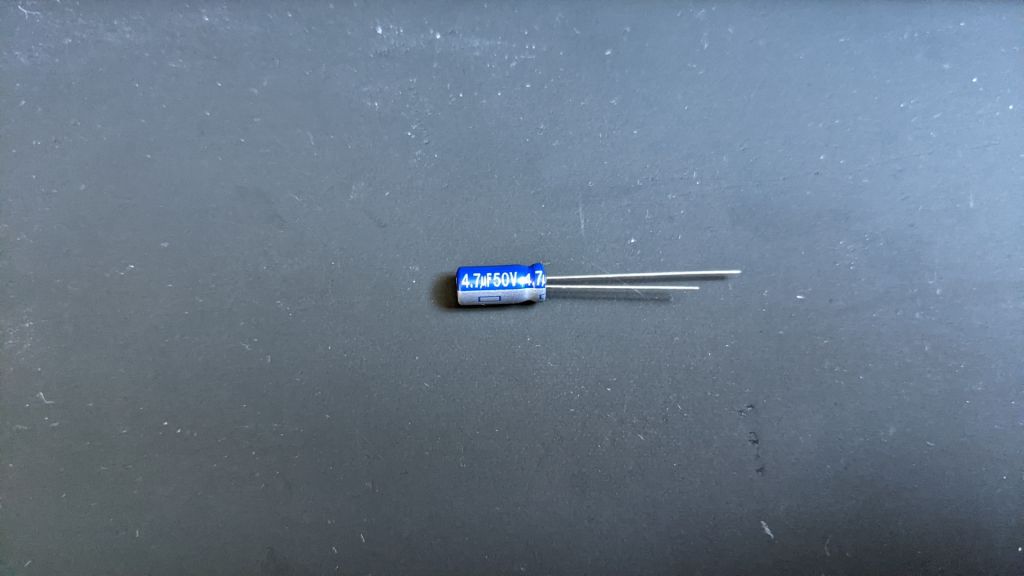 Panasonic AM 4.7uF 50V конденсатор - фото фото фото 0