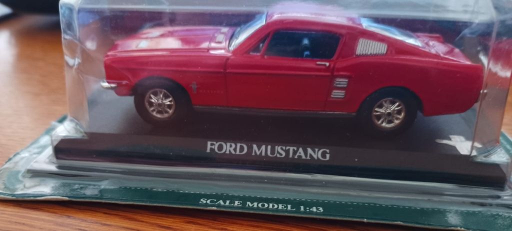 Модель 1:43, Ford Mustang Fastback в упаковке - фото фото фото 2