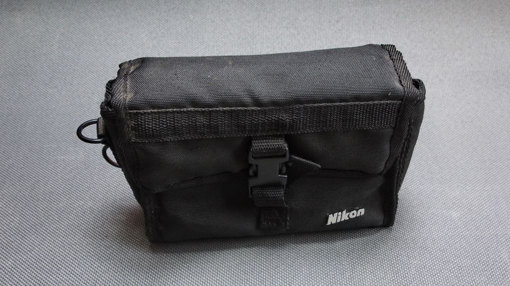 Оригинальный мягкий кейс сумка чехол Nikon для цифровых фотокамер 200x120x50mm Вживане - фото фото фото 0