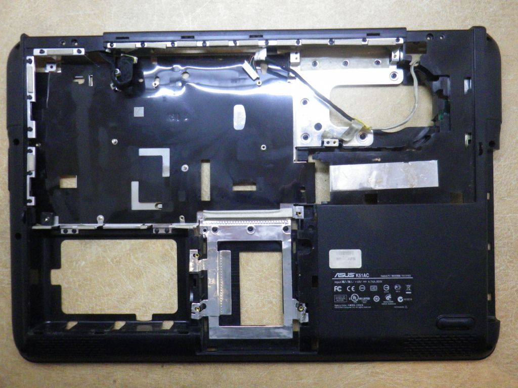 Б/У Корпус низ без сервісних кришок на ASUS K51AC - фото фото фото 0