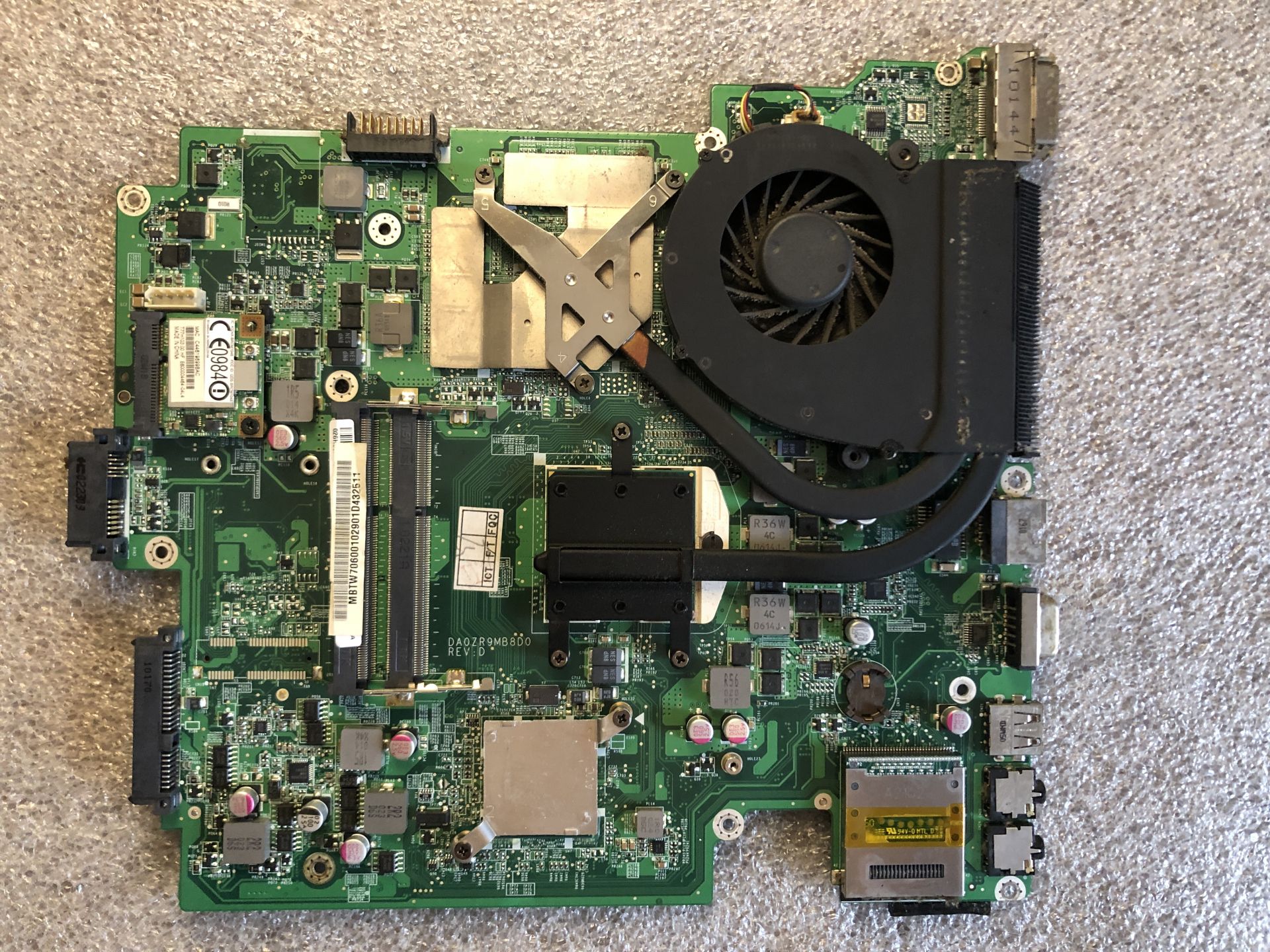 ноутбук Acer TM 8572G на частини залитий - фото фото фото 3