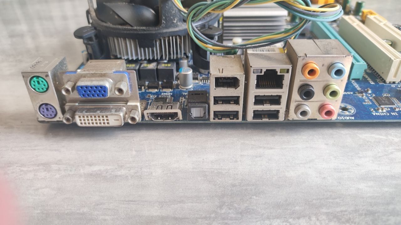 Комплект Gigabyte GA-EG41MF-US2H + Pentium E5800 + 2×2GB DDR2 + кулер - фото фото фото 1