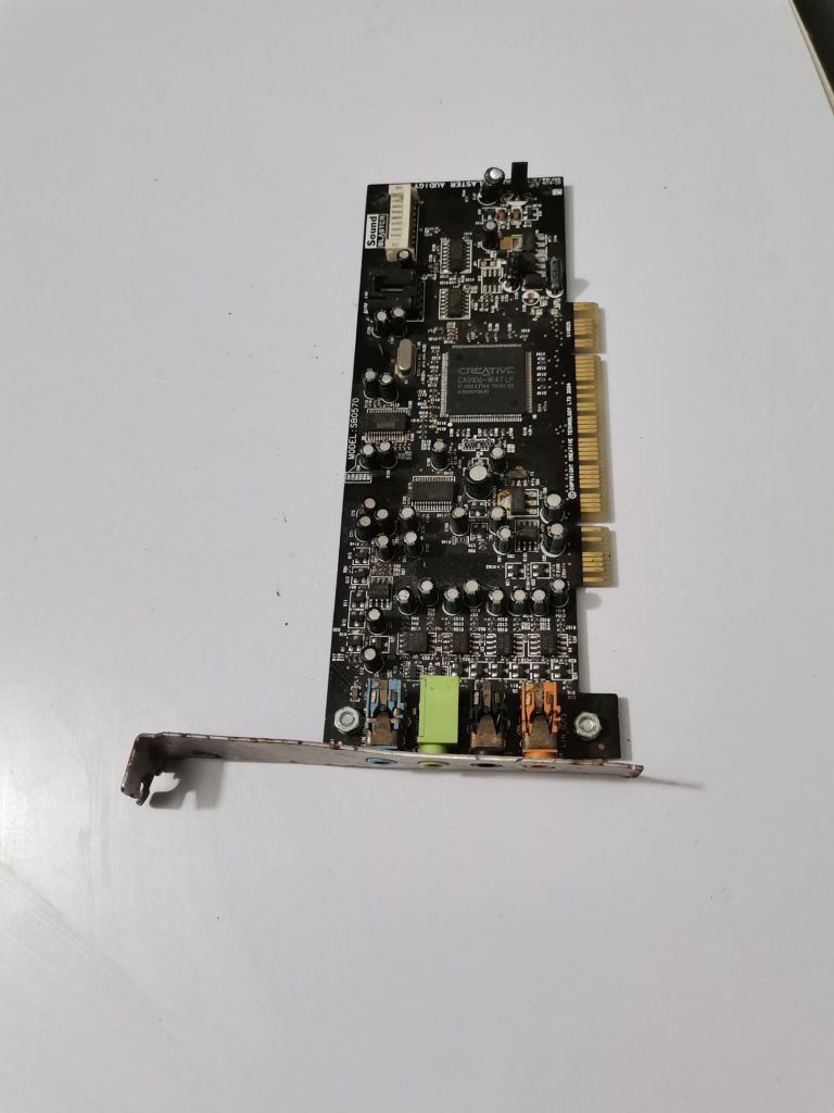 Звуковая карта Sound Blaster SB0570 - фото фото фото 0