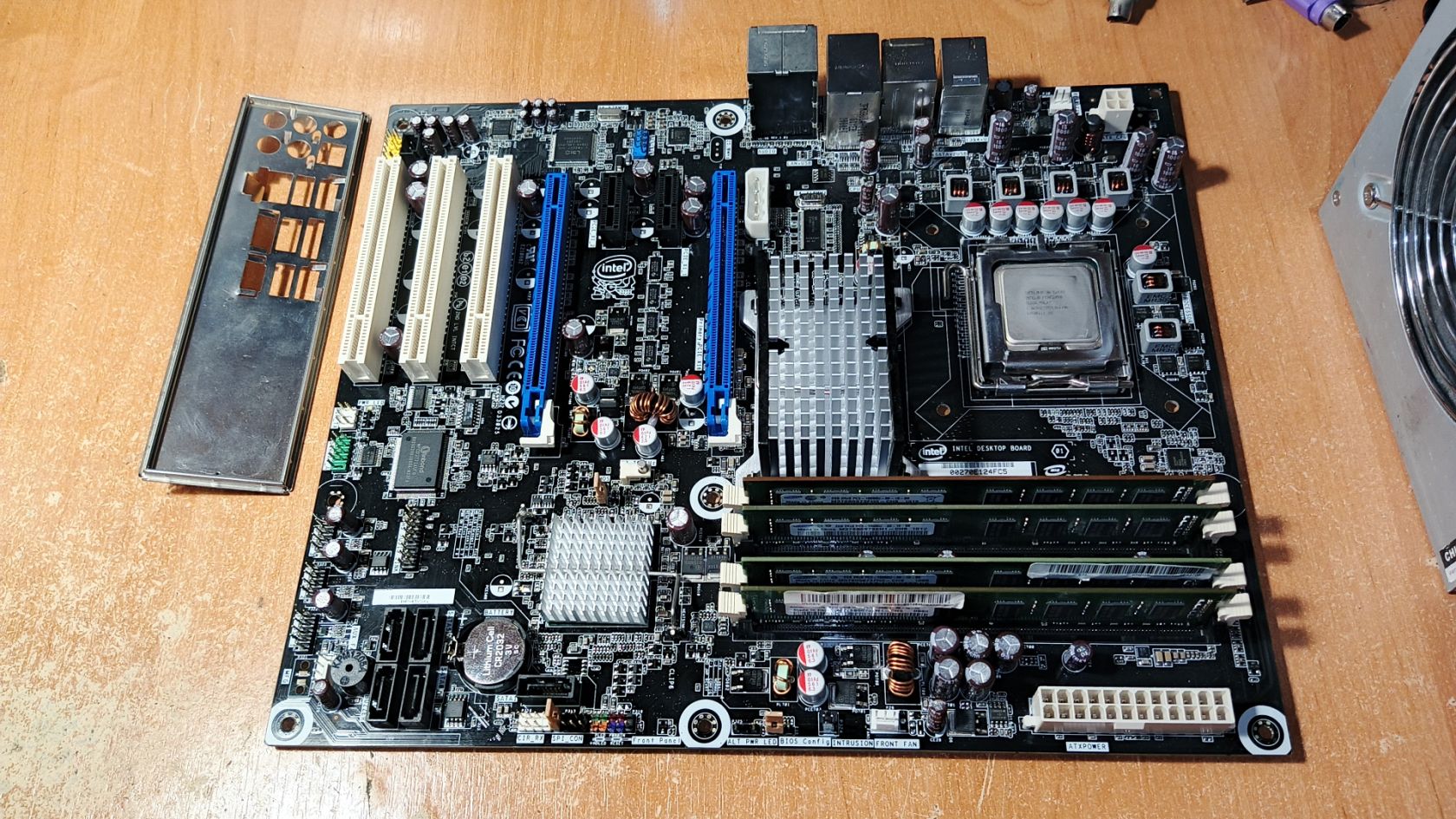 Комлпект Intel DP45SG     (s775, P45,DDR3) +Pentium E6600+8Gb DDR3 - фото фото фото 0