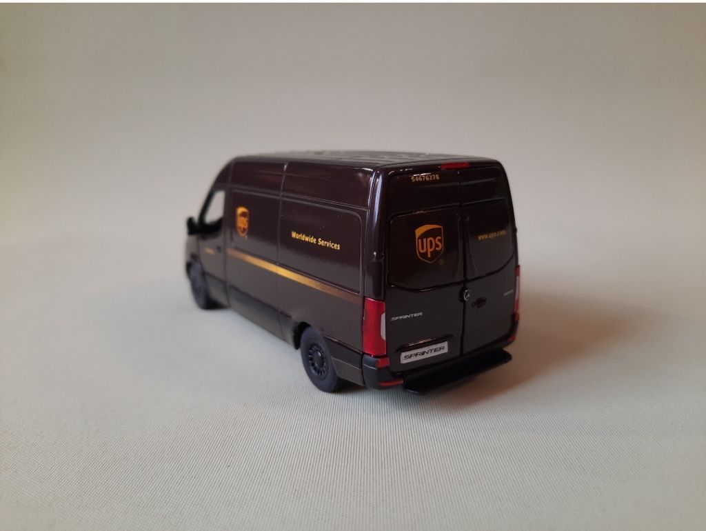 Mercedes-Benz Sprinter "UPS", масштаб 1/48 - фото фото фото 5