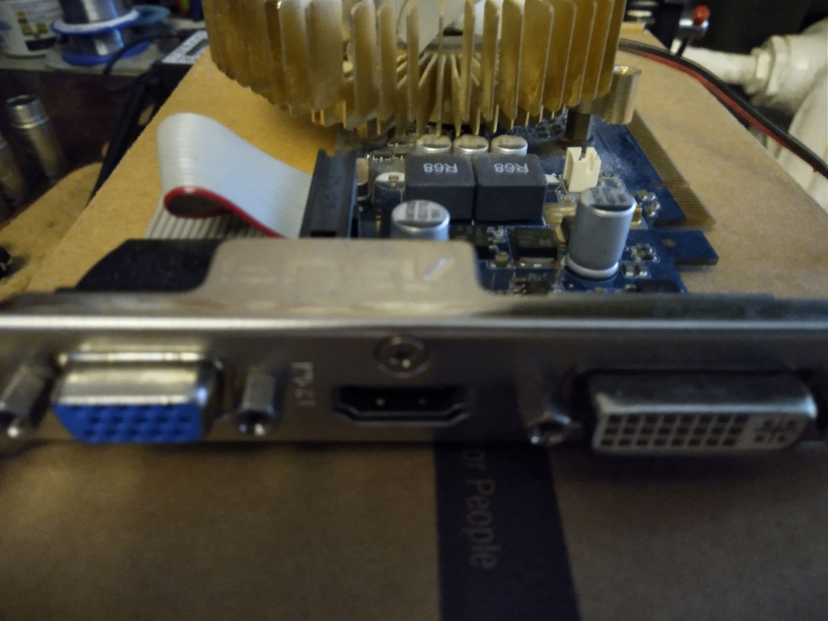 Відеокарта NVIDIA GeForce 210 - фото фото фото 2