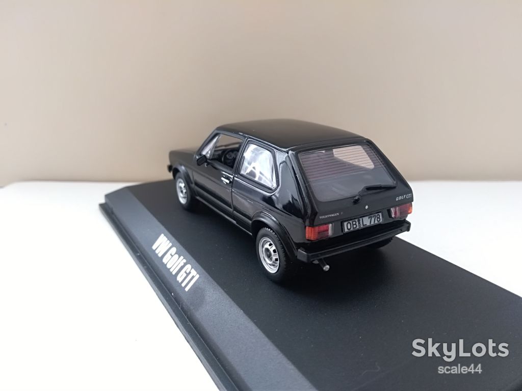 VW Golf GTI.Norev.1/43 - фото фото фото 3