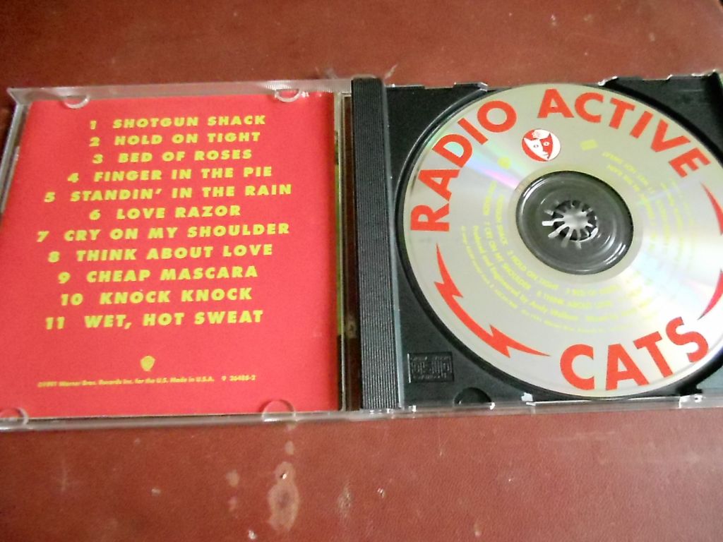 Radio Active Cats CD фирменный б/у - фото фото фото 2