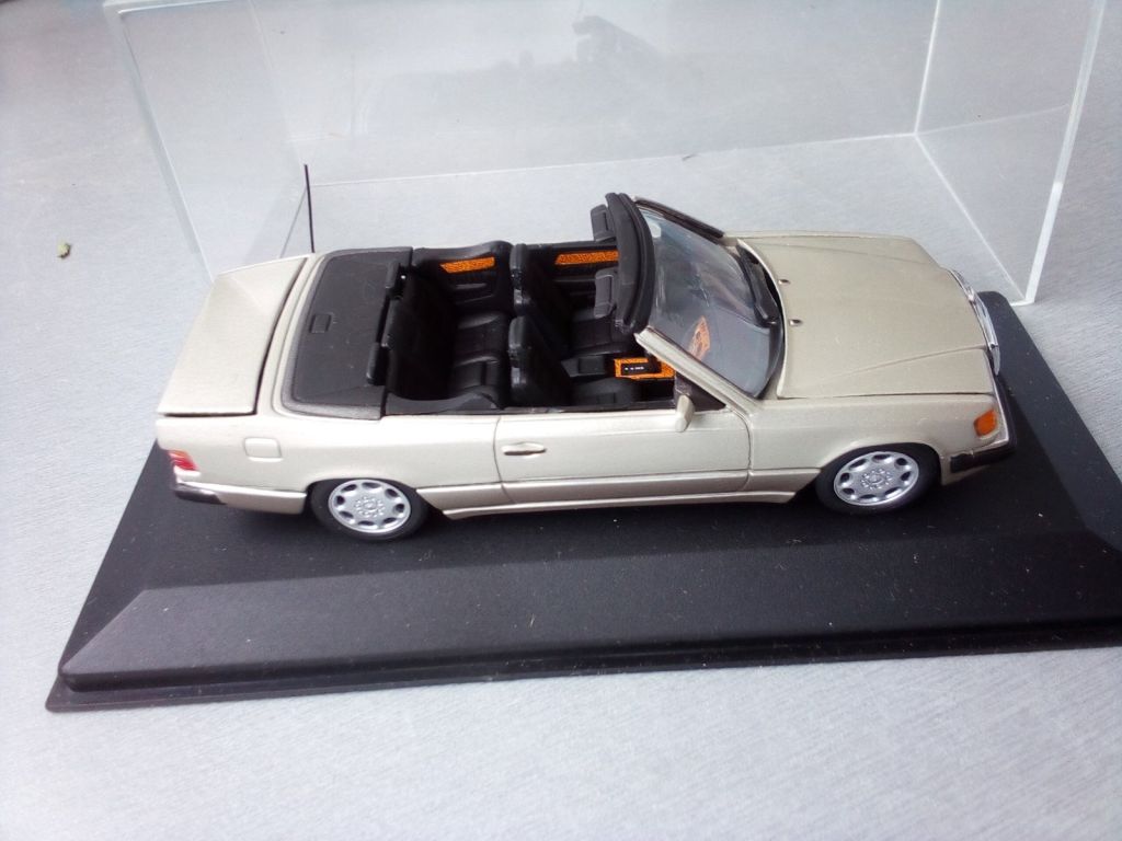 1/43 Minichamps Mercedes-Benz 300 CE-24 Cabriolet   (W124) - фото фото фото 0