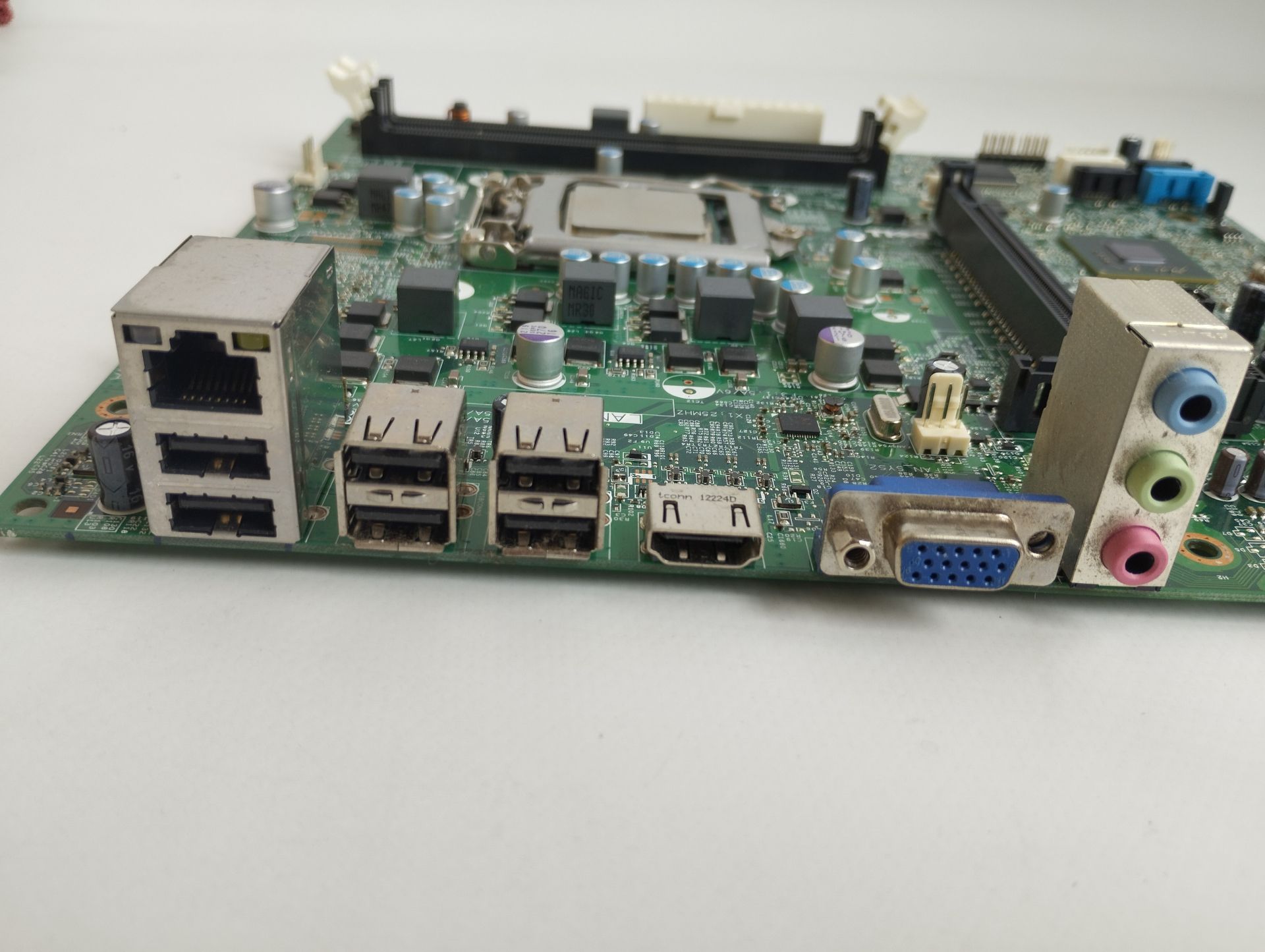Материнська плата Dell MIH61R-MB    (Сокет1155,H61    (2-а генерація),DDR-3)    (№68) - фото фото фото 2